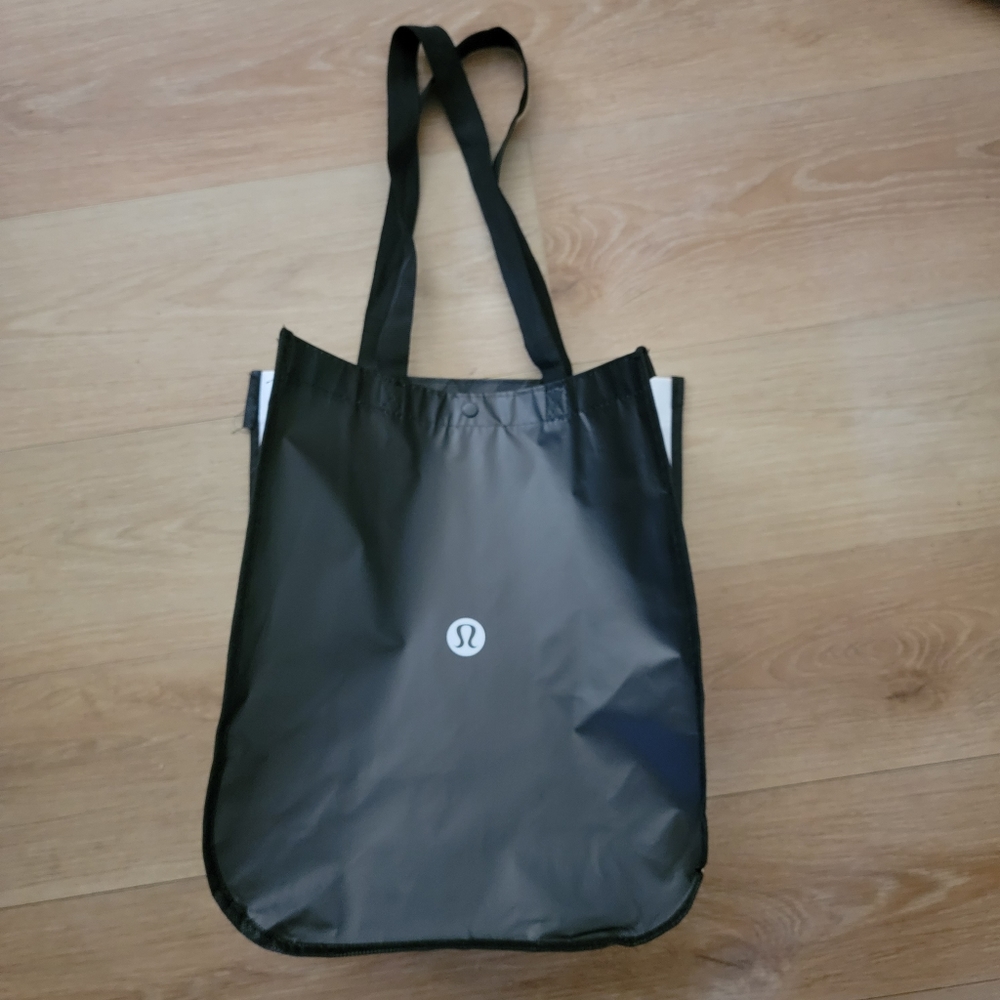 Lululemon Large Tote New 2022 - Picture 1 of 2